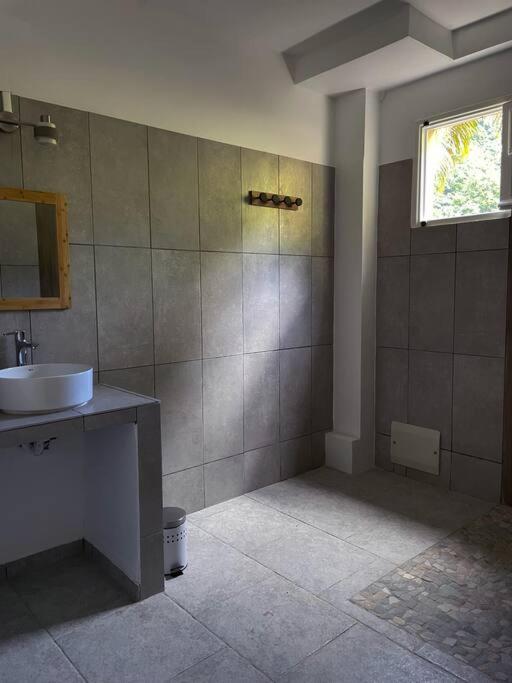 Spacieux Appartement A La Villa Montagne Le Carbet Exterior foto
